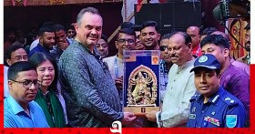নারায়ণগঞ্জ পূজামণ্ডপে মার্কিন রাষ্ট্রদূত, বোস কেবিনে চা চক্রের আড্ডা